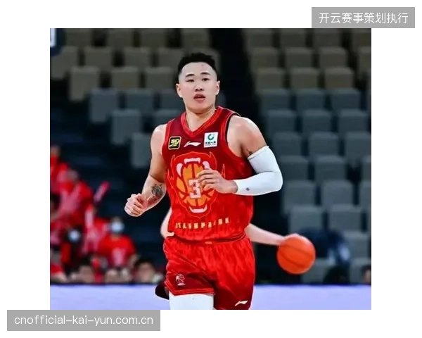 深圳队核心贺希宁荣膺本土MVP，其高效的单打能力成为球队常规赛高歌猛进的关键